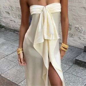 🤍NWOT Eva Elegant Cream Strapless Dress🤍